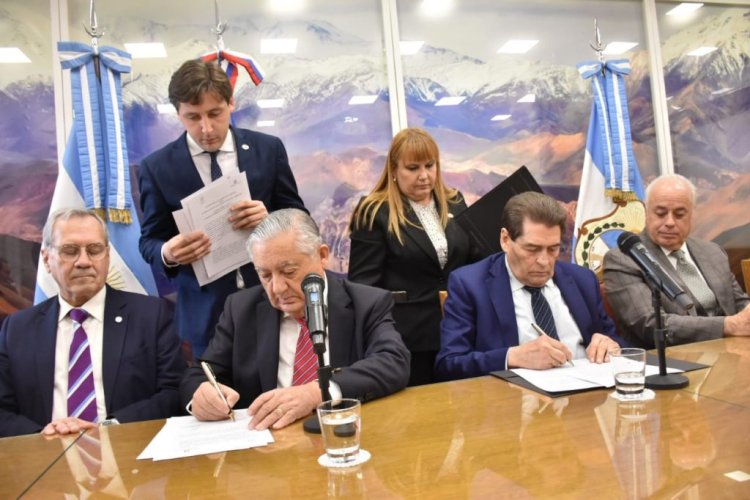 Inédita vinculación con la máxima autoridad Judicial de Chile