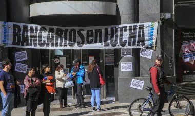 Bancarios lograron que el sueldo inicial superará los $400 mil