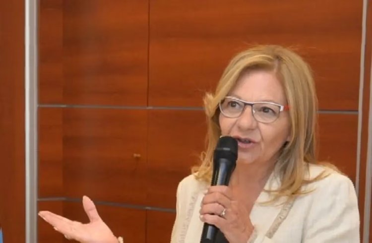 Internaron a la ministra de Hacienda, Marisa López por Covid-19