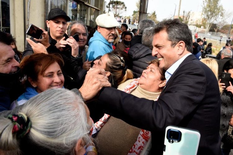 Massa y la titular de ANSES anuncian medidas para trabajadores informales