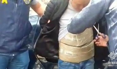 Tres detenidos con casi medio millón de dólares pegados en sus cuerpos