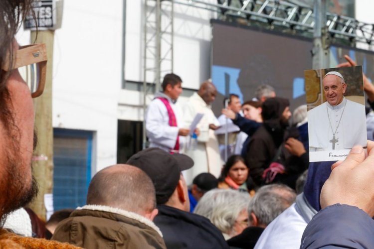 Curas villeros encabezaron un festival para promover la visita del Papa