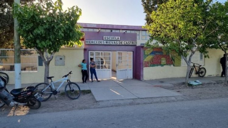 Suspenden a la directora donde se intoxicaron más de 30 alumnos