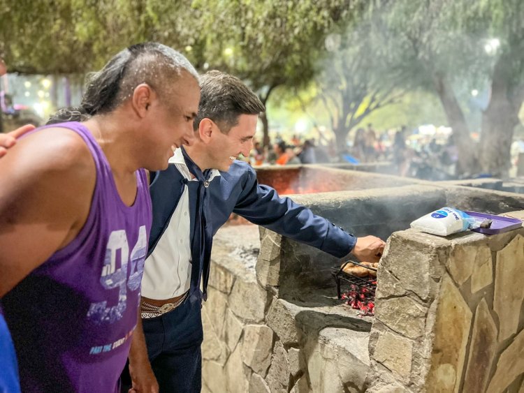 La Peña del Asador hizo historia al coronar por primera vez a una mujer