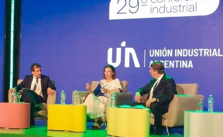 Mondino: "Vayan comprando generadores" por la crisis energética