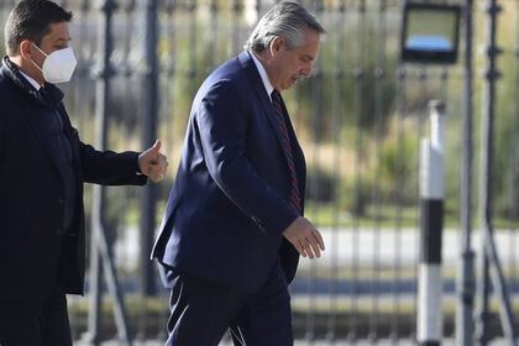 Fernández formalizó la aceptación de la renuncia de su Gabinete