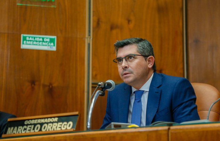 Orrego redujo en un 30% la planta política