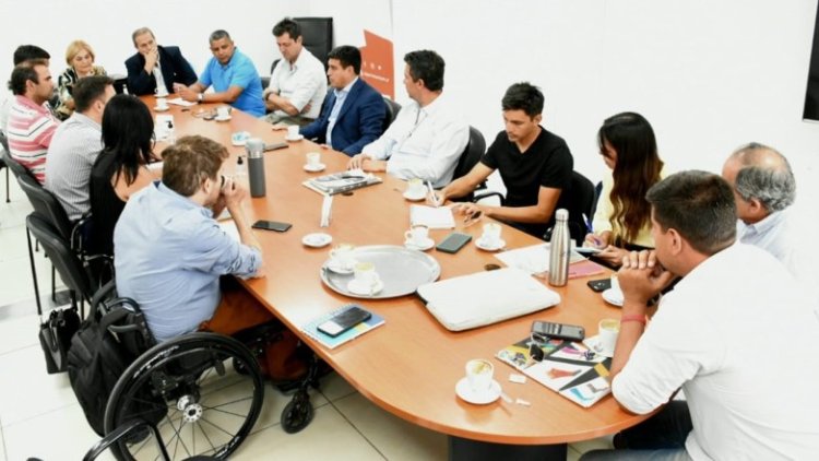 El ministro Guido Romero encabezó la primera reunión en Secretaría de Deportes