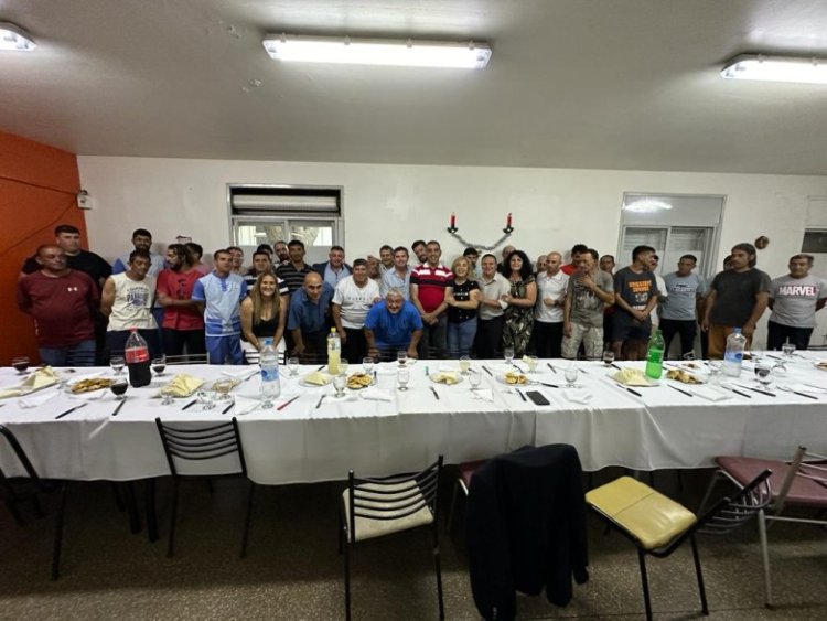 Orrego compartió un brindis en el Hogar Papa Francisco esta Nochebuena