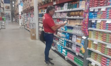 Las ventas en comercios minoristas cayeron 28,5% interanual en enero