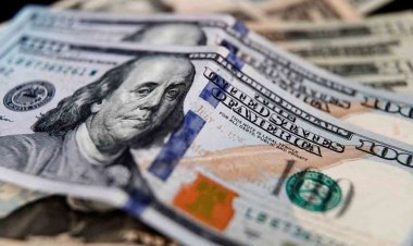 El dólar "blue" aumentó y superó los $1200