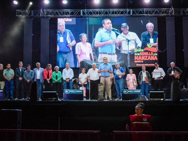 Iglesia deslumbró con la 36° edición de la Fiesta de la Semilla y la Manzana
