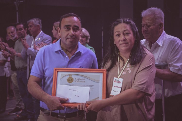 Iglesia reconoció a vecinos por su aporte a la cultura como ejemplo para la comunidad