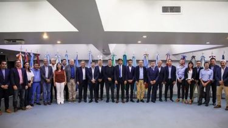 Gobernadores pidieron coparticipar el impuesto PAIS