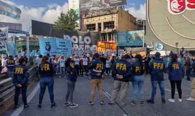 Organizaciones realizan una jornada nacional de protesta con 500 cortes en todo el país