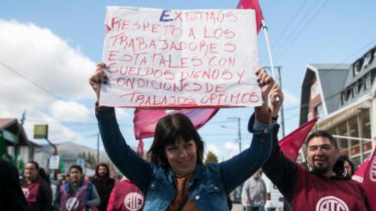 El Gobierno llamó a tratar paritarias para trabajadores estatales