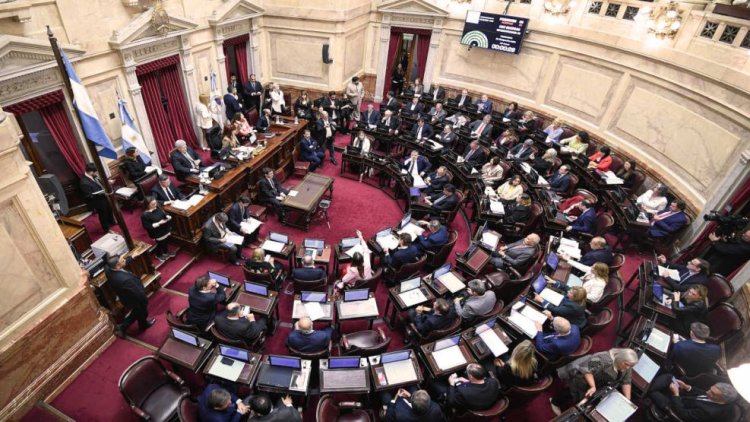 Con desenlace abierto comienza el debate por el DNU en el Congreso