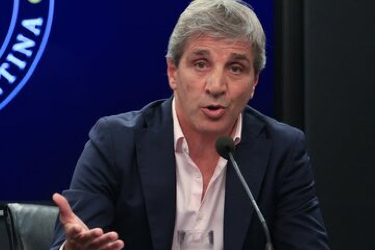 Inflación: Caputo valoró el sendero de desaceleración y el equilibrio fiscal