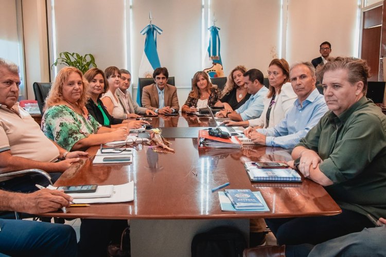 Hoy  se reanudará el cuarto intermedio de la paritaria docente en San Juan