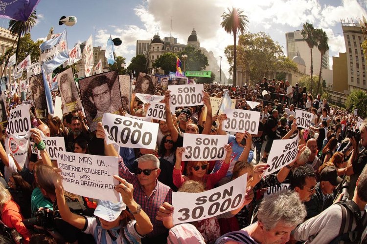 Marcha bajo el lema “30 mil razones para defender la patria