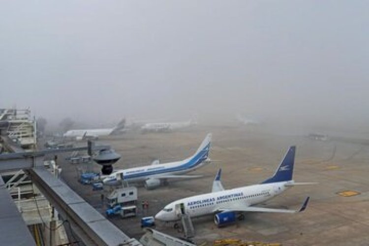 Más de 60 vuelos afectados por el temporal en Aeroparque y Ezeiza