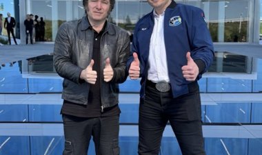 Milei se reunió con Elon Musk y recorrió la fábrica de Tesla
