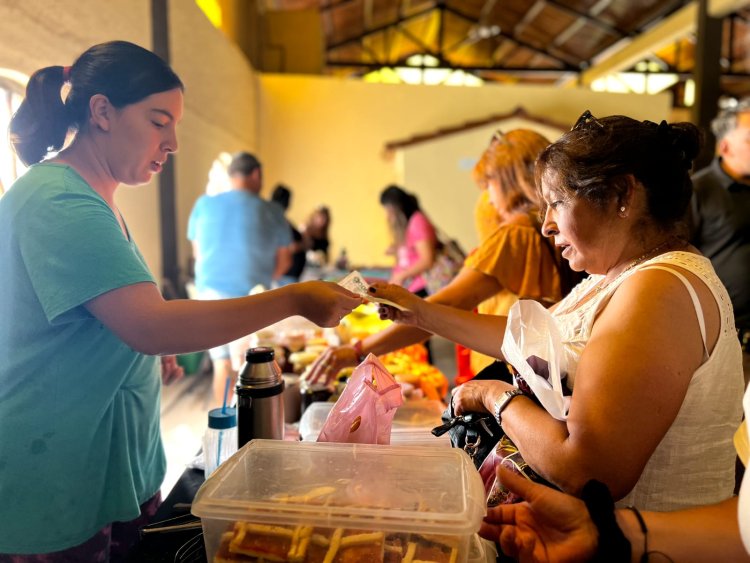 Las familias disfrutaron de la gastronomía y los productos regionales de Pocito
