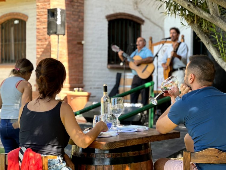 Las familias disfrutaron de la gastronomía y los productos regionales de Pocito