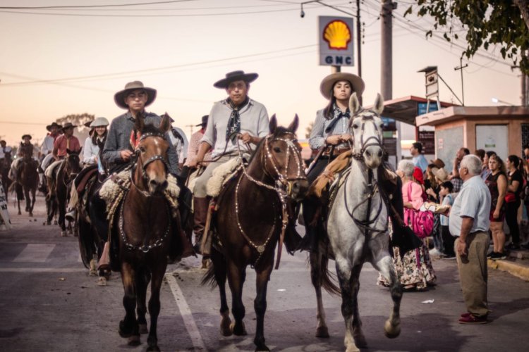Caucete se viste de Difunta Correa en la XXXIII EDICIÓN DE LA CABALGATA DE LA FE