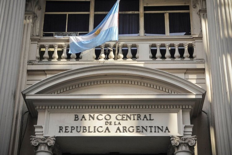 El Banco Central redujo la tasa de interés al 70% anual