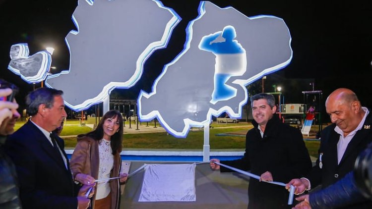 Recuperaron una plaza de Capital en la que inauguraron un monumento a Héroes de Malvinas
