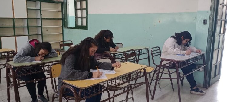 Estudiantes secundarios podrán tener sólo dos materias previas para promover al Ciclo Lectivo 2025