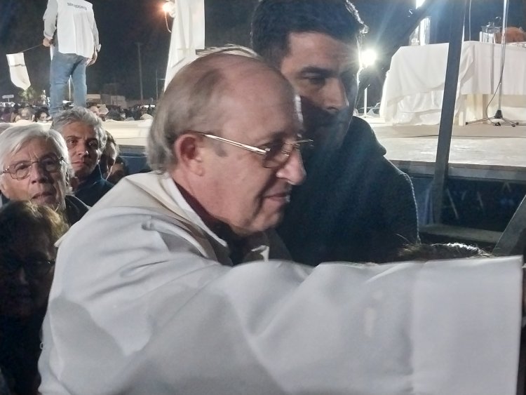 Una multitud celebró misa entorno a las reliquias del Santo Cura Brochero