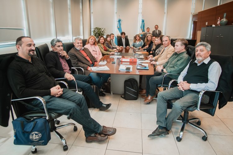 Paritarias docentes: gremios y gobierno nuevamente reunidos