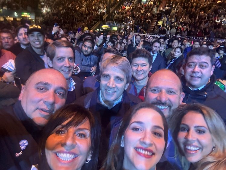 José Peluc estuvo en la presentación del libro de Milei