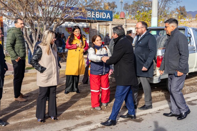 Orrego junto a Miodowsky visitó el operativo Garrafa Hogar