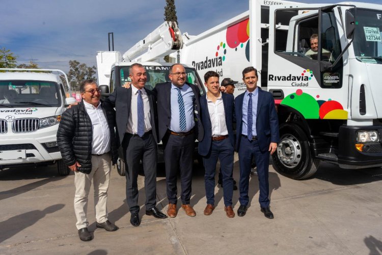 Miodowsky cumplió seis meses de gestión presentando  siete nuevas movilidades