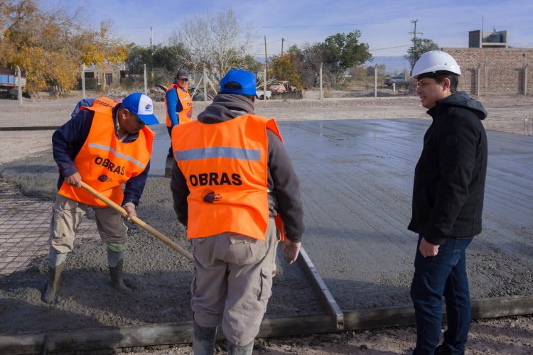 Ponen en marcha en Santa Lucía las obras en el Polideportivo Barrio Anguslasto