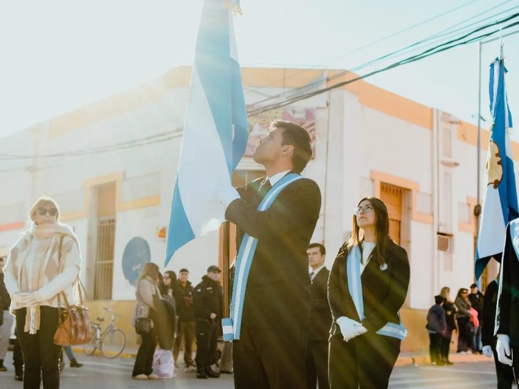 Jachal festejó su aniversario con un multitudinario desfile