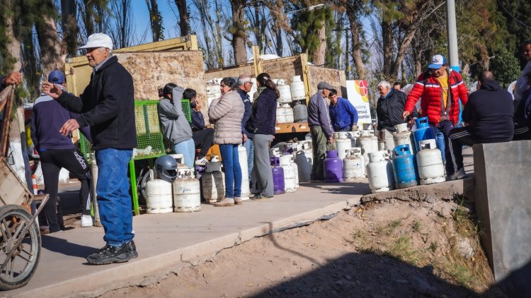Entregan la Garrafa Hogar en Pocito