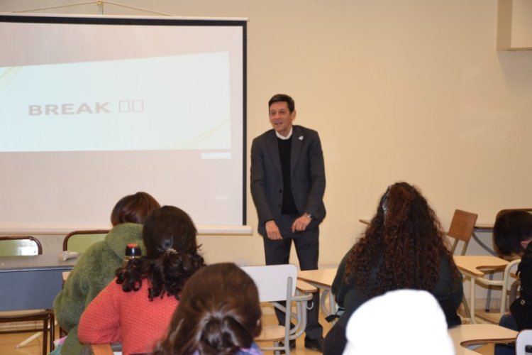Capacitarán en finanzas a jóvenes emprendedores