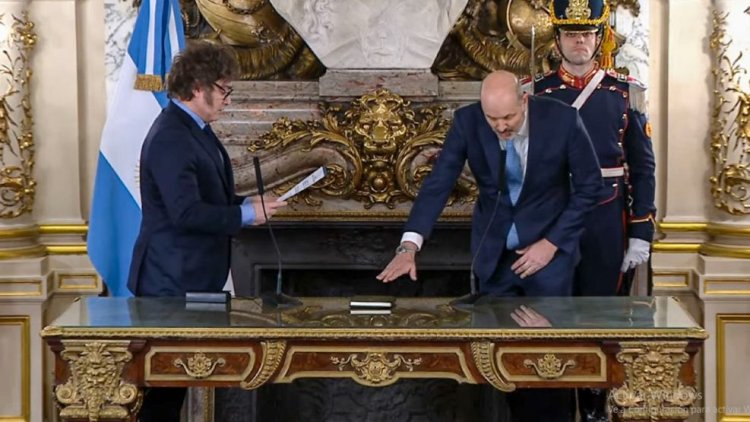 Juró Federico Sturzenegger ante Javier Milei y todo su Gabinete