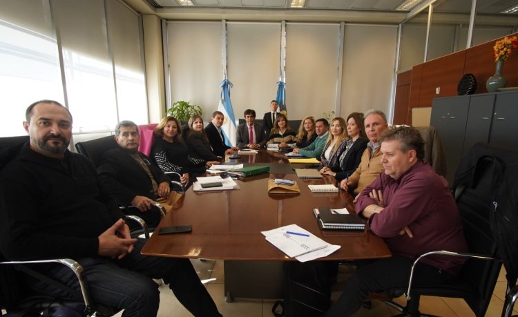 El Gobierno convoca a paritarias docentes para el 5 de agosto
