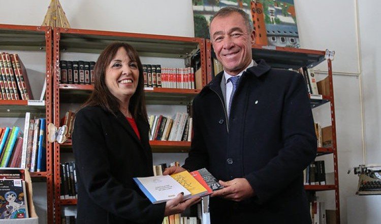 La Legislatura donó libros a la Biblioteca “Guido Delfor Yribarren”