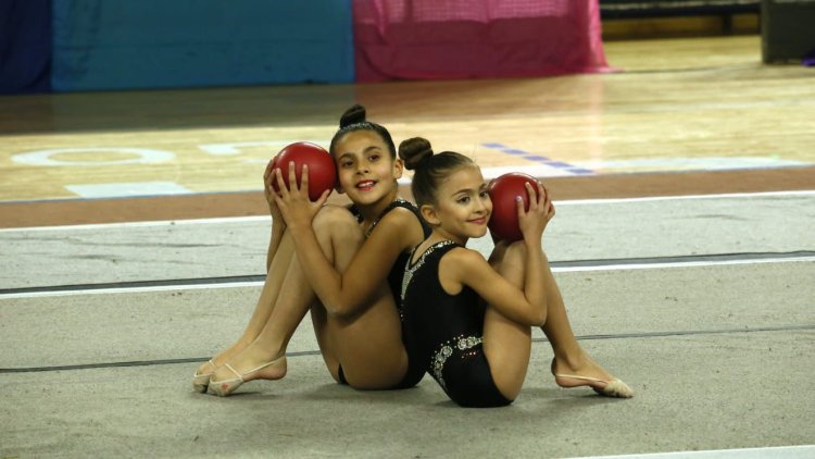 Encuentro regional de gimnasia artística en el estadio Aldo Cantoni