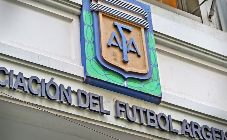 Milei habilitó a los clubes de fútbol a convertirse en Sociedades Anónimas