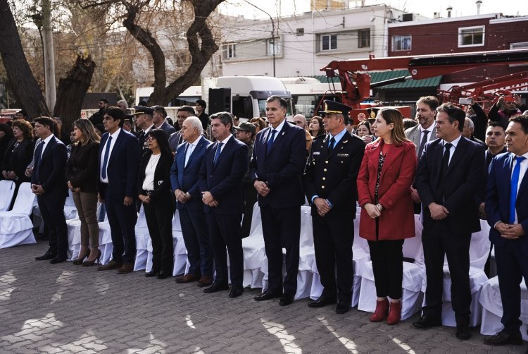 El gobernador Orrego participó del acto de juramento de los nuevos agentes de la Policía