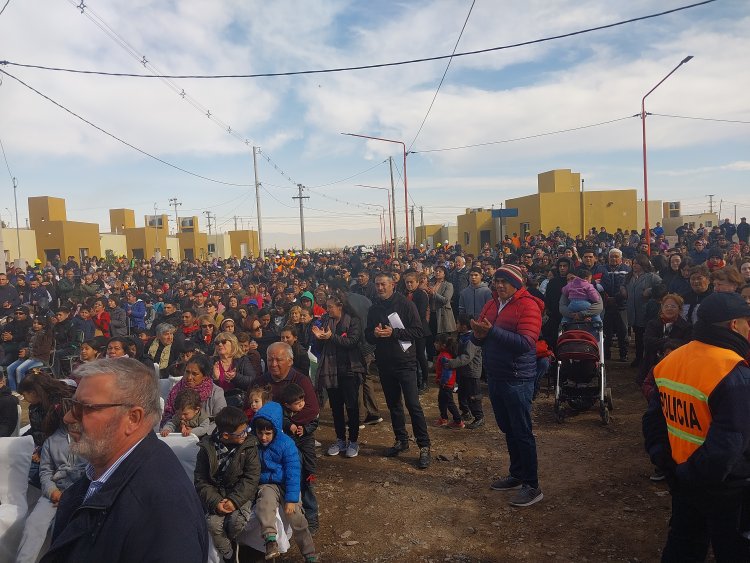 Entregaron 111 nuevas casas en San Martín