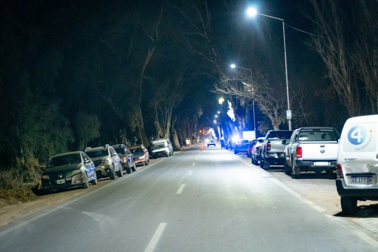 Inauguraron iluminación en Calle 11 entre Ruta 40 y Alfonso XIII