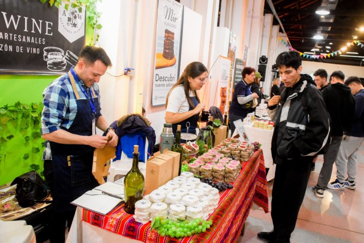 Con una gran convocatoria, arrancó el Festival de las Provincias en San Juan